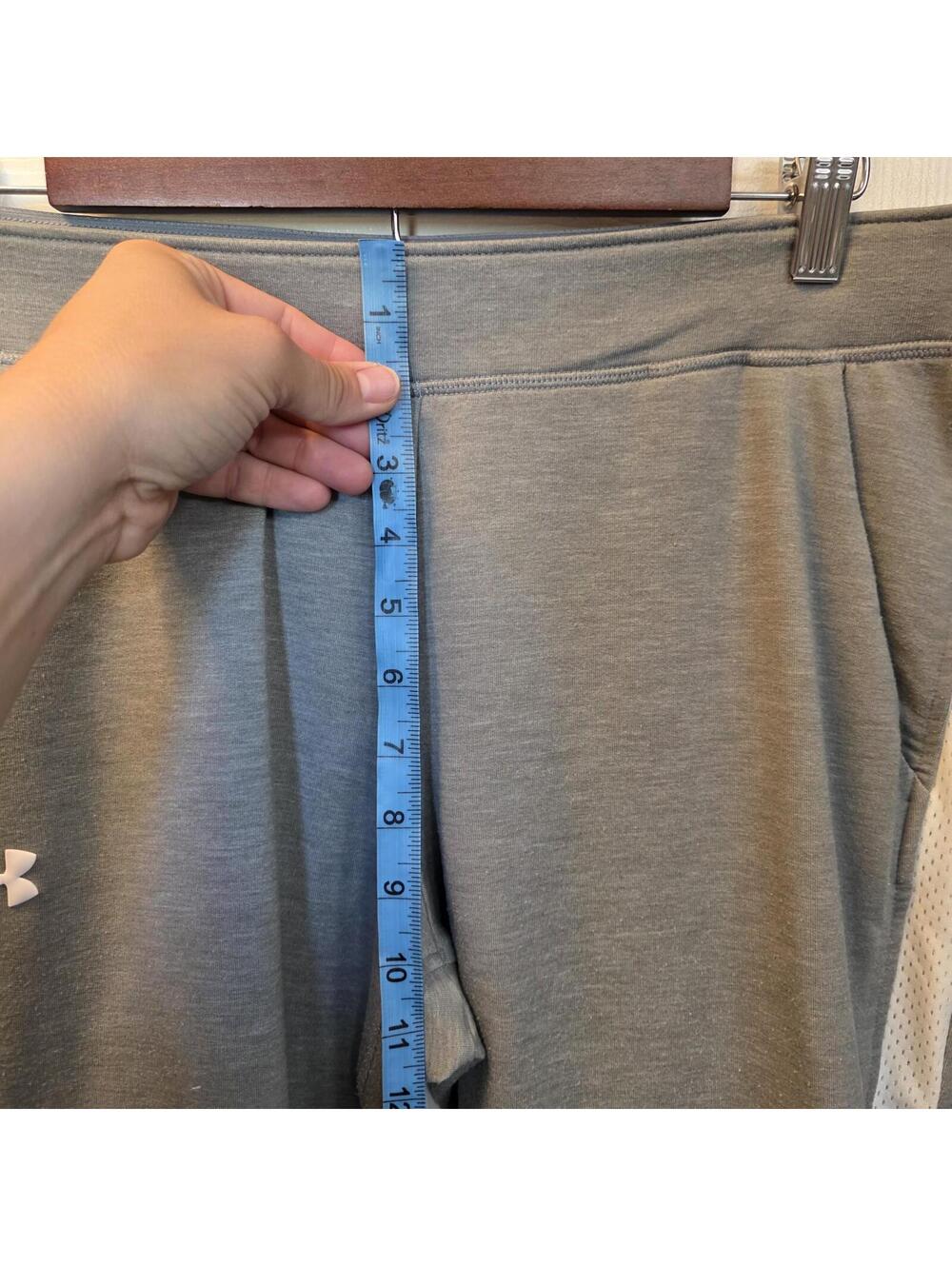 Under Armour Women's Gray Athletic Capri Pants w/ White Mesh Side Panels-Large - Picture 6 of 9